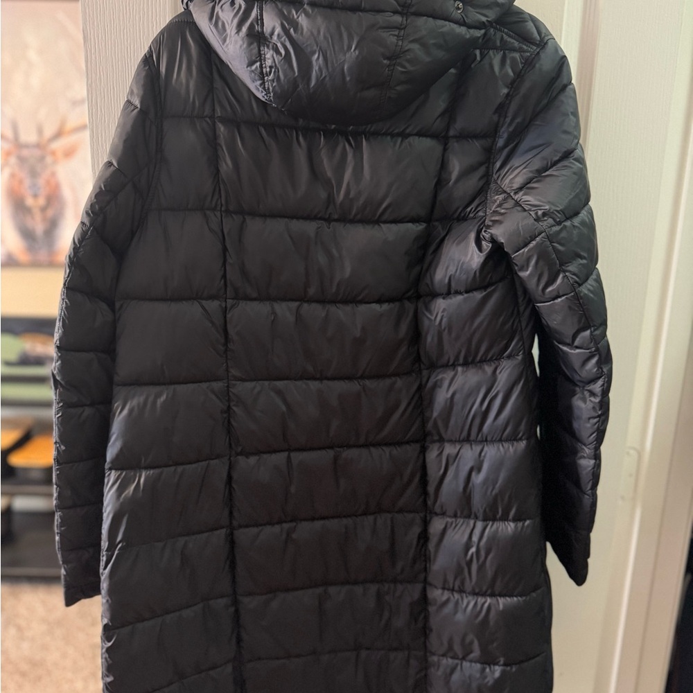 Barbour Women's black Quilted Puffer Coat - Picture 2 of 7